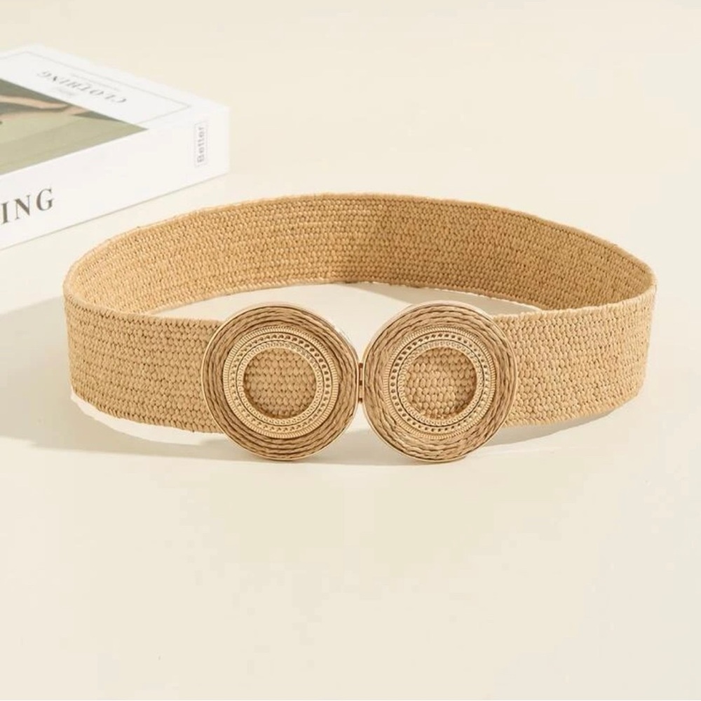 Round decor symmetrical buckle belt